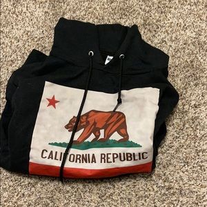 New California black pullover hoodie size small